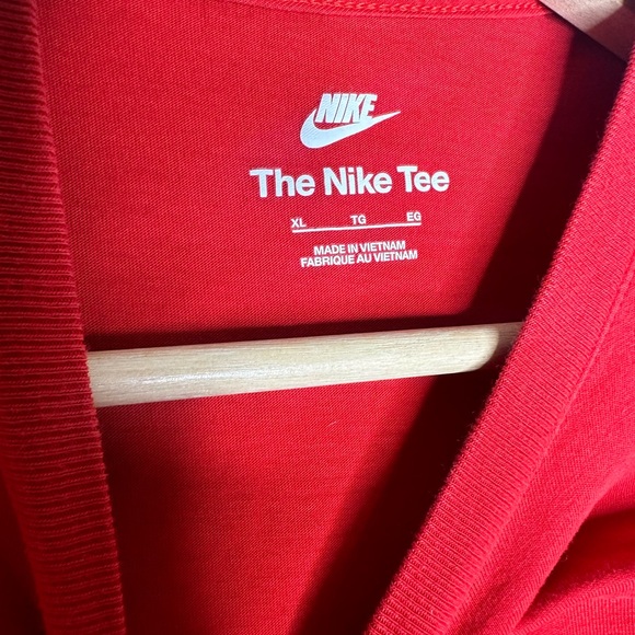 Nike Tee - Picture 4 of 5